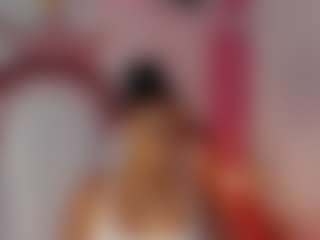 Live cam show with KhelanyIsyy - Latina on Dolls Live
