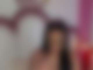 Live cam show with KhelanyIsyy - Tease on Mixed Magazine Live