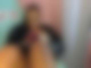 Live cam show with KhelanyIsyy - Average on CamwithHer