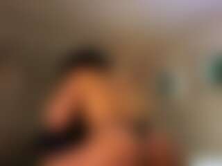 Live cam show with Alice-Ferrer - Legs on Soda Cam