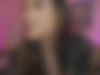 Live cam show with Innanaa - Milk on StripNow