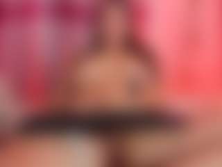 Live cam show with CamilaVenz - Squirt Latina on AdultVida.com
