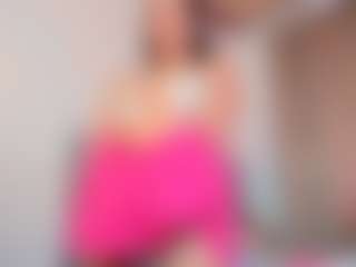 Live cam show with CamilaVenz - Tease on Dare Cams