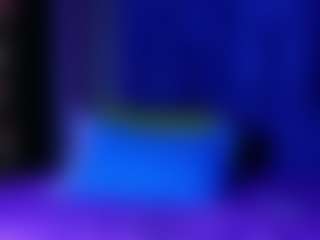 Live cam show with Gwen - Red Hair Amateur on Stripli.com