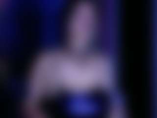 Live cam show with Gwen - Threesome on Milf Play