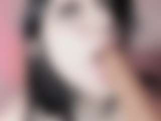 Bella's Live Sex Cam Show