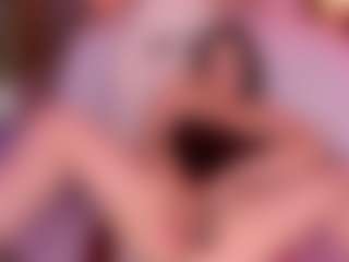 Live cam show with Scarlet-jons - Colombia MILF on Livezox