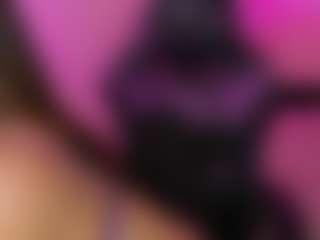 CarolineeGarciaa's Live Sex Cam Show