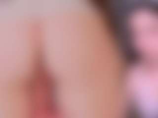 Live cam show with KateBleare - Thong on Camsoda