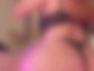 Live cam show with Samaantha-White - Big Ass on Camsoda Late Night