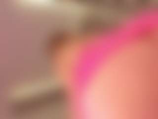 Live cam show with Samaantha-White - Blonde Hair Shaved Pussy on Uber Horny