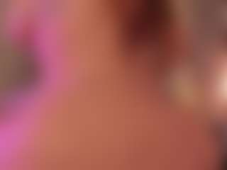 Live cam show with Samaantha-White - Spank on livesuperchat.net