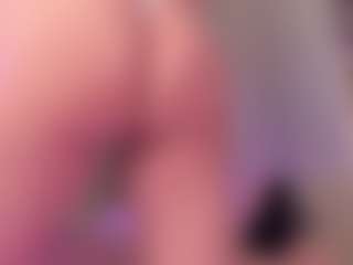 Live cam show with Samaantha-White - Ass Bouncing on Camsoda