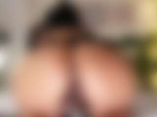 Live cam show with Violetta browm - Double Penetration on CamClone