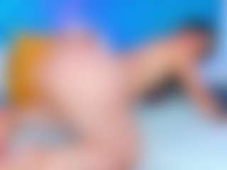 ParisRoa MILF webcam performer live streaming