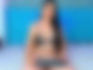 ParisRoa MILF webcam performer live streaming
