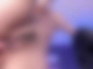 emma-white001's Live Sex Cam Show