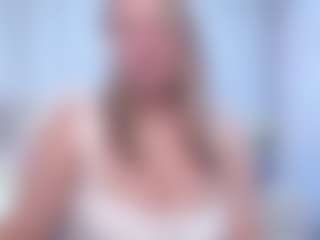 Live cam show with SallyVerda - Living Room on justonemore.cc