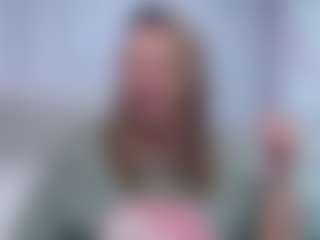 Live cam show with SallyVerda - Living Room on xxxlivecams.org
