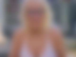 Live cam show with Fit Cougar - Granny on SquirtSoMuch