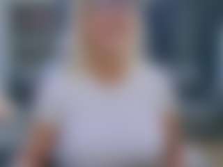 Live cam show with Fit Cougar - Old on Cam Slut