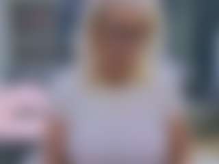Live cam show with Fit Cougar - Granny on Free Soda