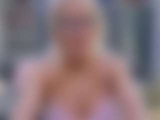 Live cam show with Fit Cougar - Granny on Camsoda