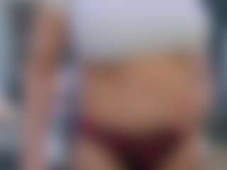 Live cam show with Fit Cougar - Senior on xDating