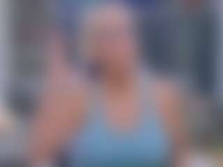 Fit Cougar's Live Sex Cam Show