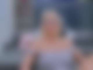 Fit Cougar's Live Sex Cam Show