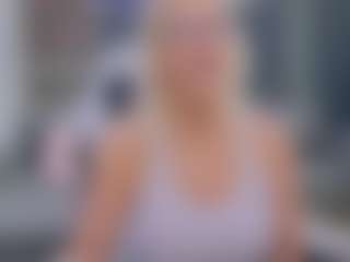 Fit Cougar's Live Sex Cam Show
