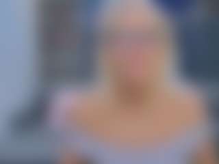 Fit Cougar's Live Sex Cam Show