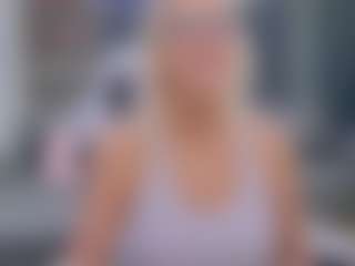 Fit Cougar's Live Sex Cam Show