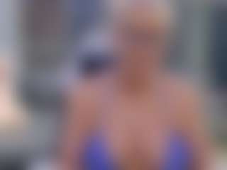 Live cam show with Fit Cougar - Old on Dare Cams