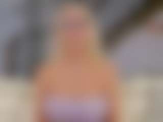 Fit Cougar's Live Sex Cam Show