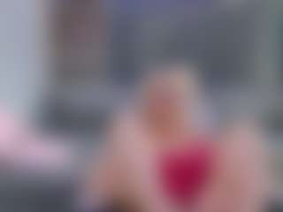 Fit Cougar's Live Sex Cam Show