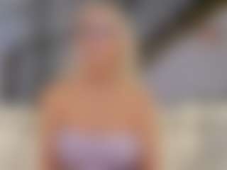 Fit Cougar's Live Sex Cam Show