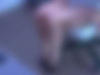 Fit Cougar's Live Sex Cam Show