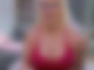 Fit Cougar's Live Sex Cam Show