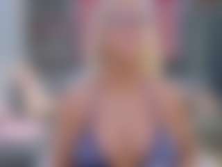 Fit Cougar's Live Sex Cam Show