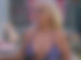 Fit Cougar's Live Sex Cam Show