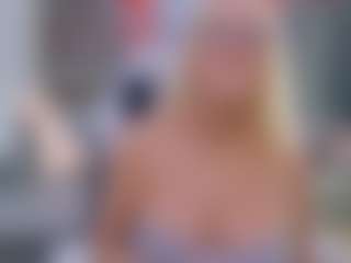 Fit Cougar's Live Sex Cam Show