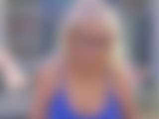 Fit Cougar's Live Sex Cam Show