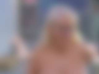 Fit Cougar's Live Sex Cam Show