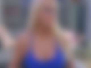 Fit Cougar's Live Sex Cam Show