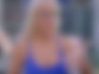 Fit Cougar's Live Sex Cam Show