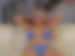 Fit Cougar's Live Sex Cam Show