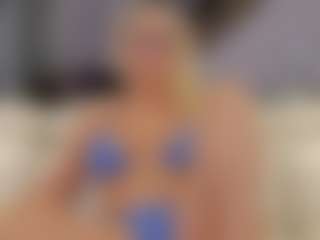 Fit Cougar's Live Sex Cam Show