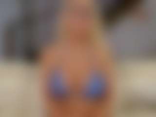 Fit Cougar's Live Sex Cam Show
