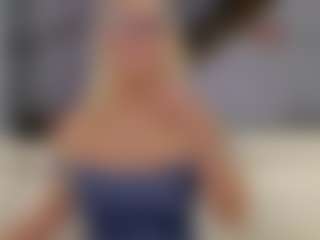 Fit Cougar's Live Sex Cam Show